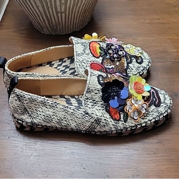 Bill Blass  - Picture 12 of 16